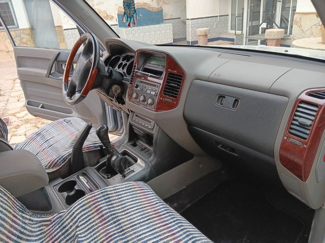 Mitsubishi Montero 2005
