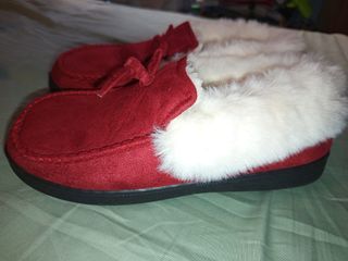 Zapatillas de invierno rojas y blancas