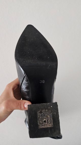 Stivali neri effetto coccodrillo