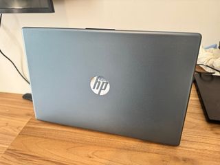 Ordenador HP gris como nuevo