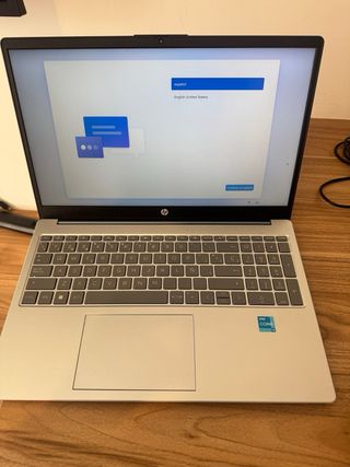 Ordenador HP gris como nuevo