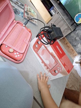 Nintendo Switch Lite rosa corallo