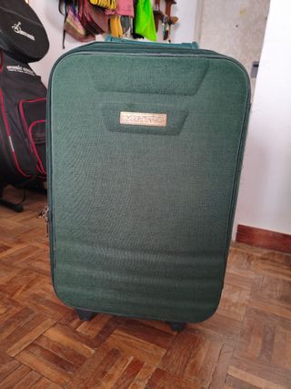 Maleta de viaje grande y maleta de cabina