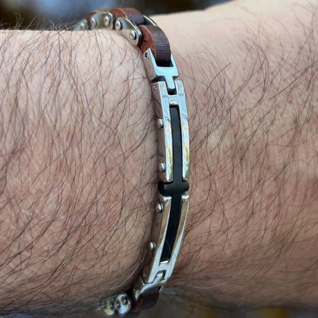 Pulsera cruz acero y madera ajustable