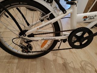 Bicicleta plegable urbana blanca