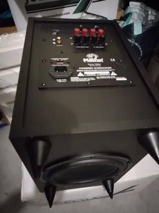 Subwoofer Magnat Negro/Plateado