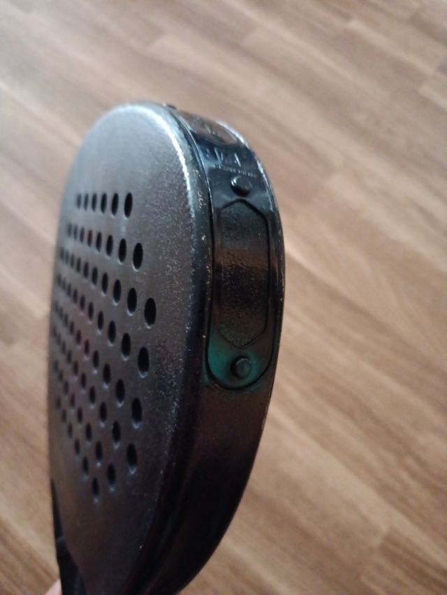 Pala de pádel Bullpadel Vertex.reparada profesiona