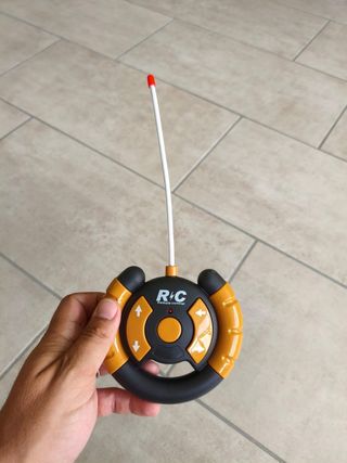 Trattore radiocomandato con accessori