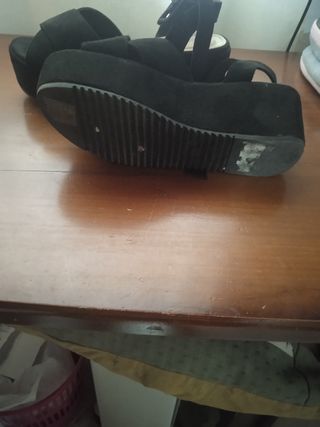 Sandalias Negras

 Talla 38