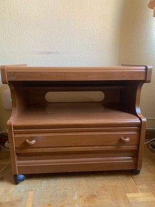 Mesa auxiliar de madera con cajón