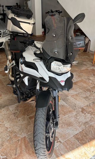 Moto BMW F750GS o cambio por scooters igualando pr