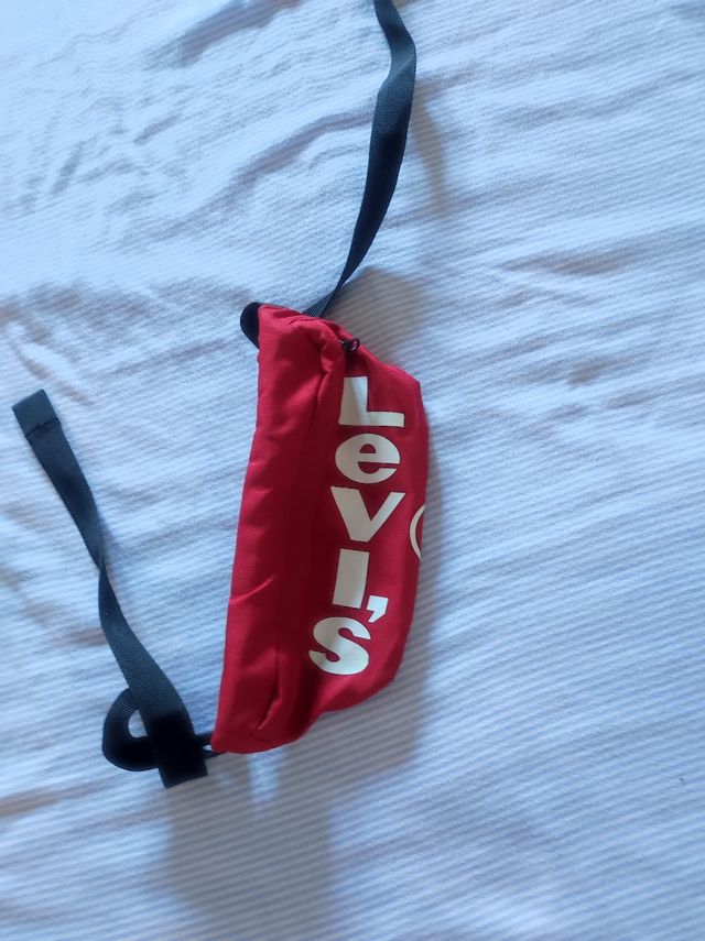 Riñonera Levi's Roja