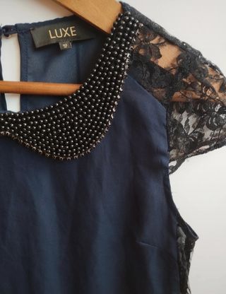 Blusa LUXE con cuello pedrería T.38