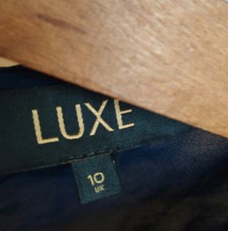 Blusa LUXE con cuello pedrería T.38