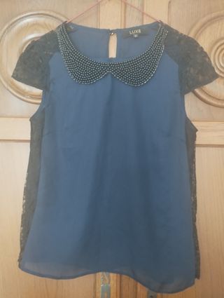 Blusa LUXE con cuello pedrería T.38
