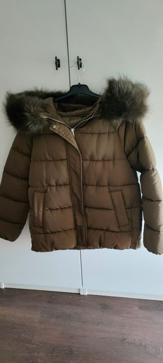 Cazadora con capucha caqui