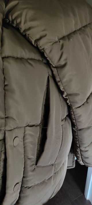 Cazadora con capucha caqui