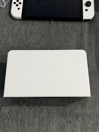 Nintendo Switch OLED bianco + accessori