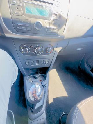 DACIA SANDERO 1.5 DCI Laureate 90CV | Año 2014 | D