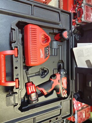Milwaukee M12 BD-202C Taladro Atornillador