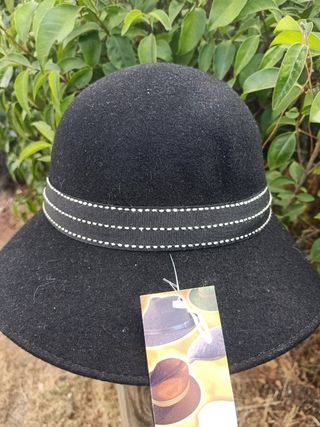 SOMBRERO de LANA NEGRO para MUJER 