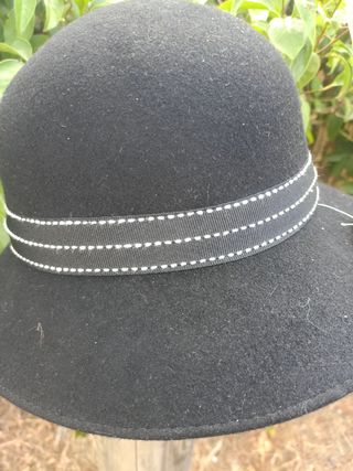 SOMBRERO de LANA NEGRO para MUJER 