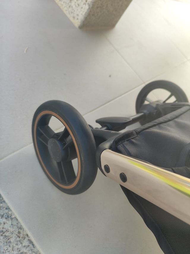 Silla de paseo ligera color verde