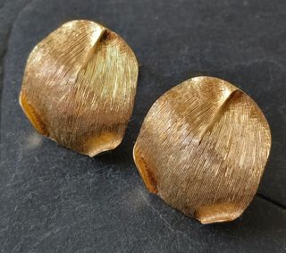Pendientes clip vintage pétalos dorados