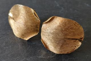 Pendientes clip vintage pétalos dorados