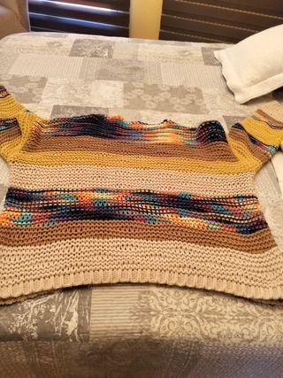 Jersey tejido a mano multicolor beige