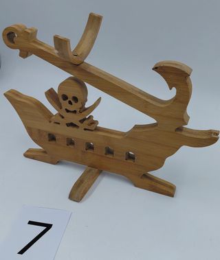 Porta bottiglie in legno a forma di nave