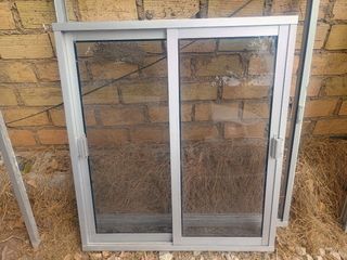 Ventana corredera de aluminio mediana