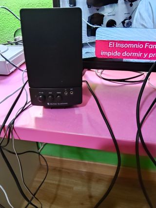 Altavoces con cable de alimentación