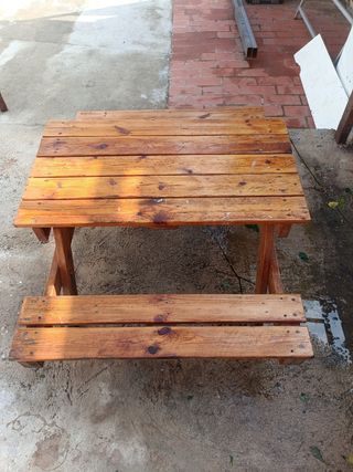 Mesa de picnic infantil de madera