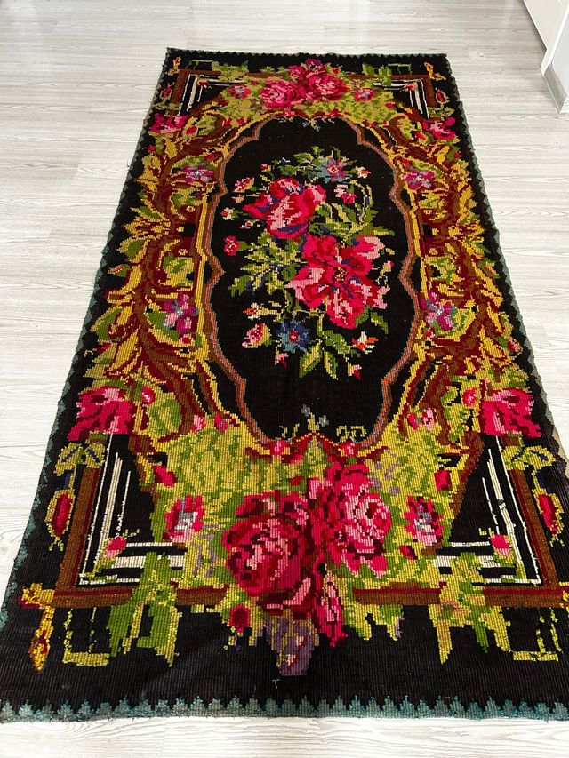 Tappeto floreale vintage