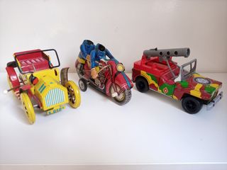 Giocattoli di latta: auto, moto e jeep