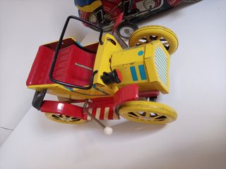 Giocattoli di latta: auto, moto e jeep