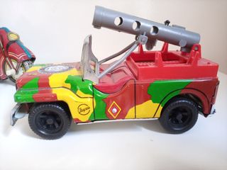Giocattoli di latta: auto, moto e jeep