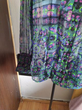 Blusa de seda estampada