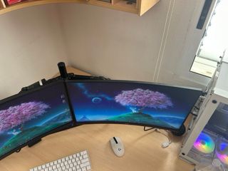 Dos Pantallas Curvas 145Hz