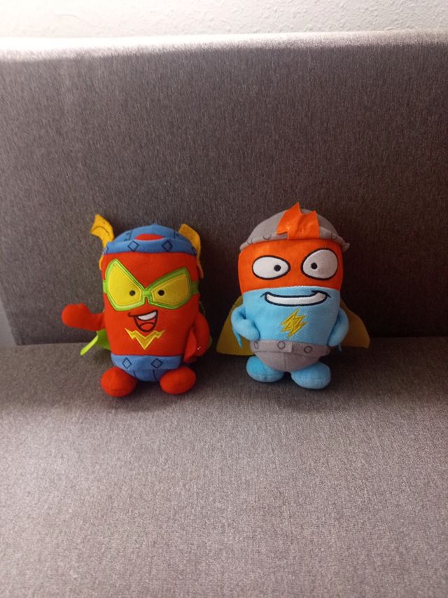 2 Peluches Superzings. Kid Fury y Kid Kazoom