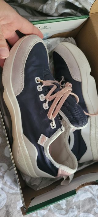 Zapatillas Lacoste Azul y Rosa