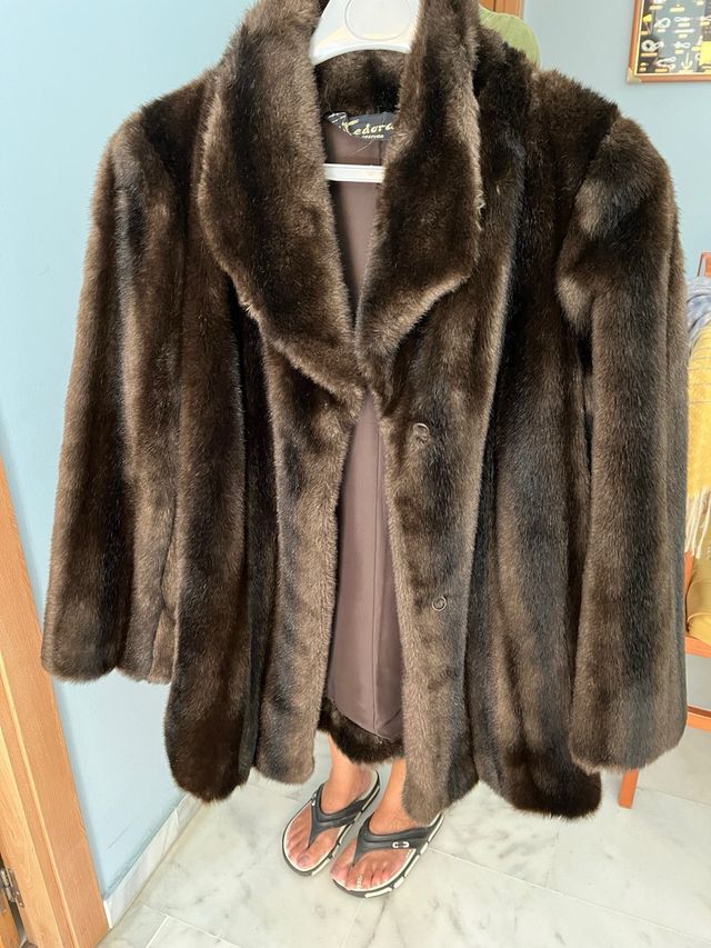 Abrigo de piel marrón - ¡Nuevo!