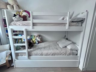Litera blanca de madera con cama nido 