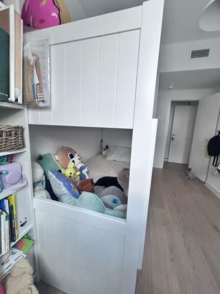 Litera blanca de madera con cama nido 