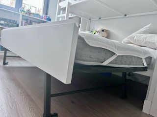 Litera blanca de madera con cama nido 