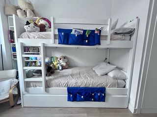 Litera blanca de madera con cama nido 