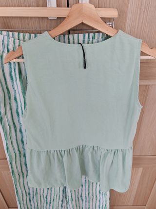 Conjunto pantalón y top verde