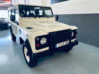 Land Rover Defender 2010