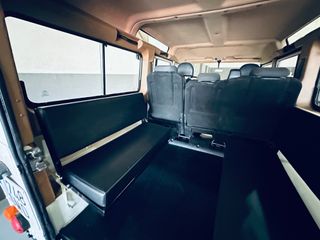 Land Rover Defender 2010